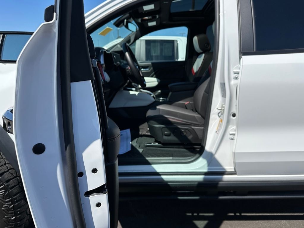 2023 GMC Canyon 4WD Crew Cab Short Box AT4X