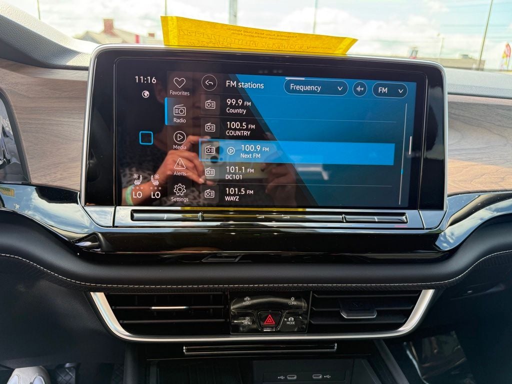 2026 Volkswagen Atlas SE with Technology