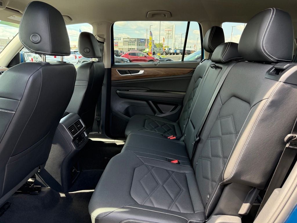 2026 Volkswagen Atlas SE with Technology