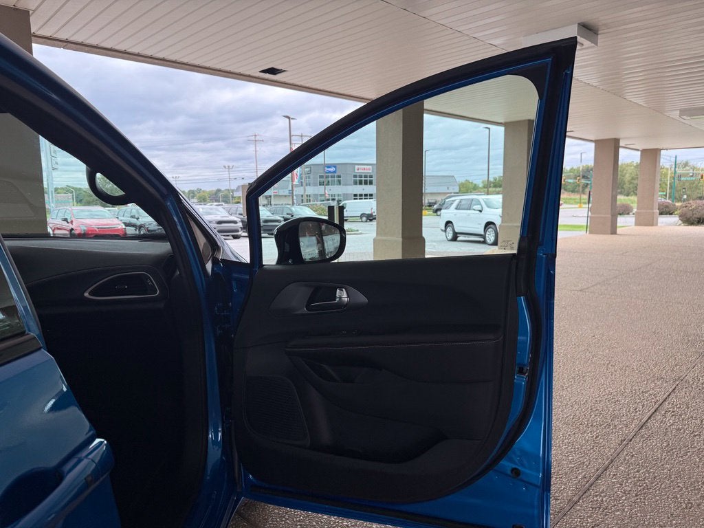 2027 Chrysler Pacifica PACIFICA SELECT