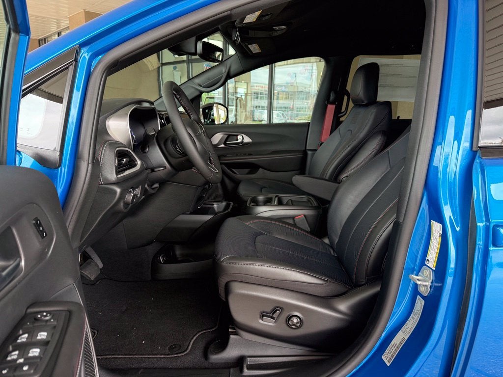 2027 Chrysler Pacifica PACIFICA SELECT