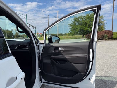 2027 Chrysler Pacifica PACIFICA SELECT