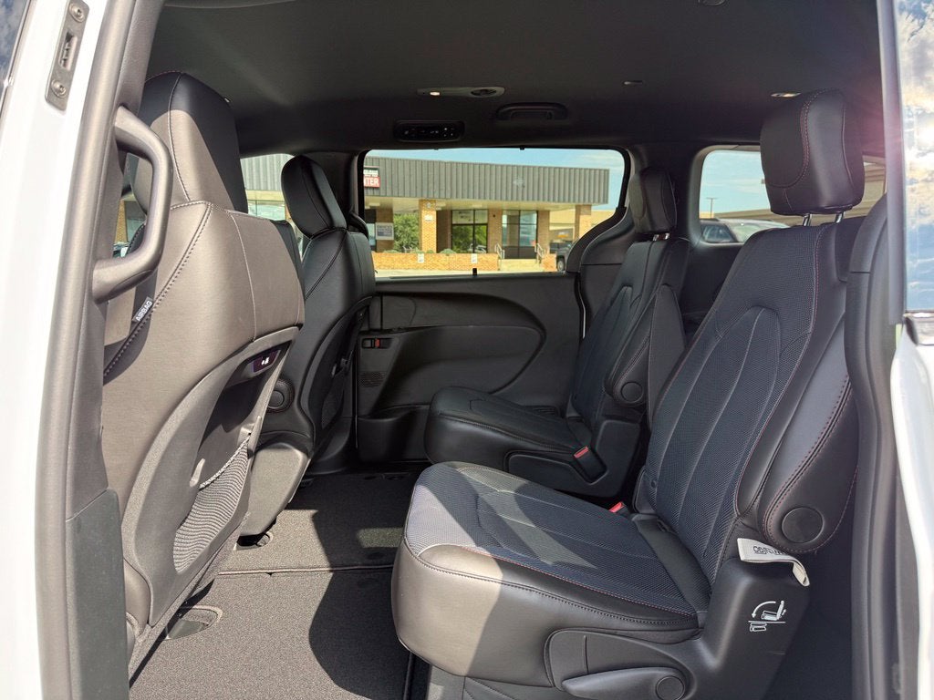 2027 Chrysler Pacifica PACIFICA SELECT