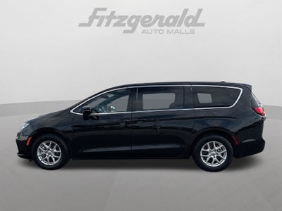 2024 Chrysler Pacifica Touring
