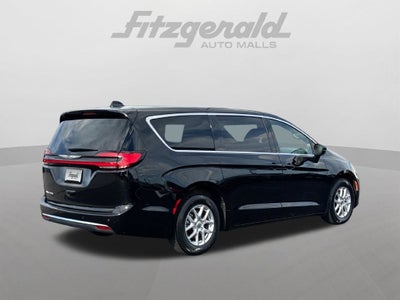 2024 Chrysler Pacifica Touring