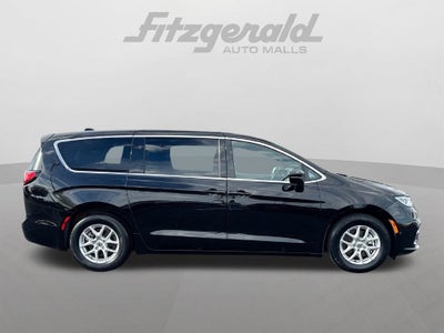 2024 Chrysler Pacifica Touring