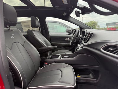 2027 Chrysler Pacifica PACIFICA LIMITED AWD