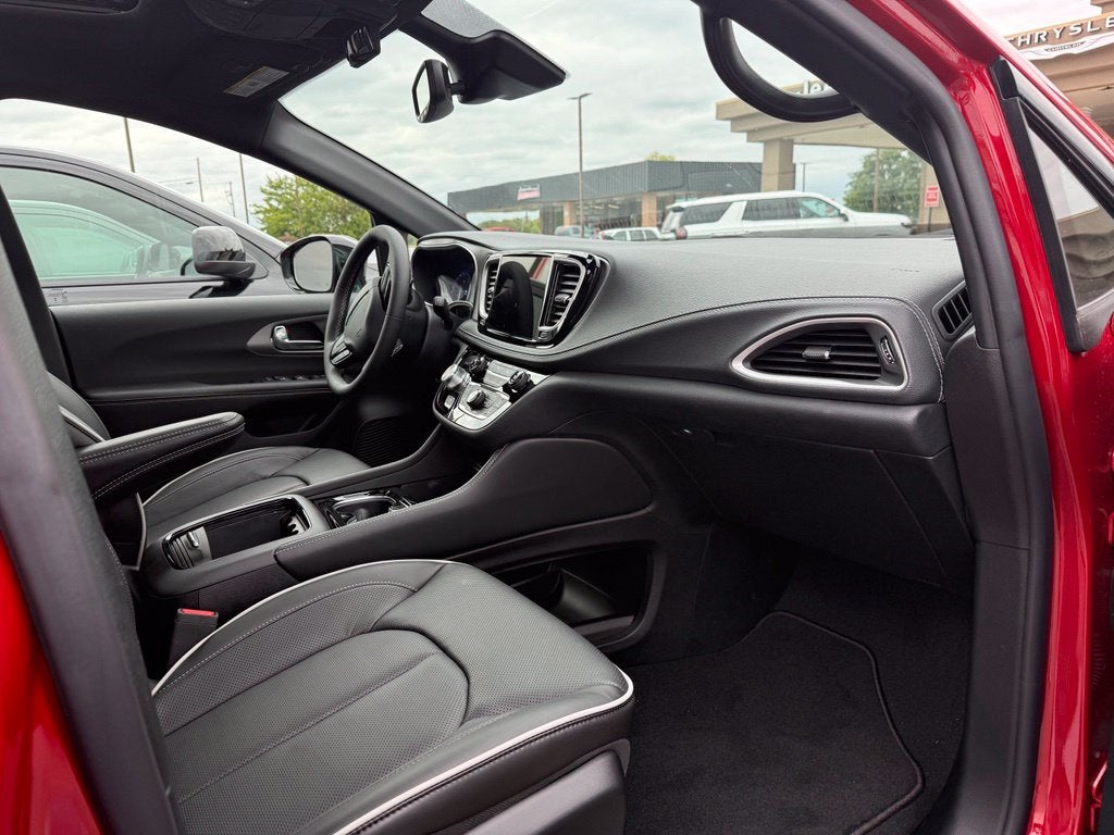 2027 Chrysler Pacifica PACIFICA LIMITED AWD