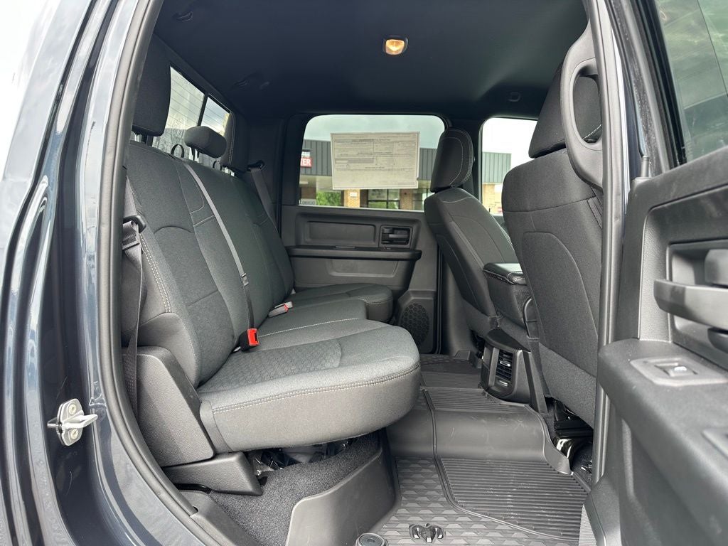 2026 RAM Ram 2500 RAM 2500 BLACK EXPRESS CREW CAB 4X4 6'4' BOX