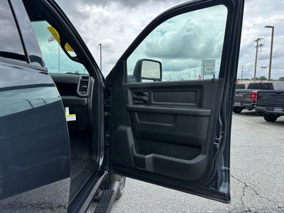 2026 RAM Ram 2500 RAM 2500 BLACK EXPRESS CREW CAB 4X4 6'4' BOX