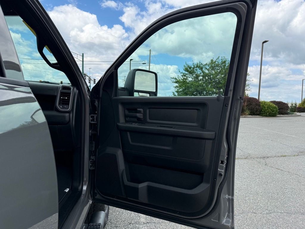 2026 RAM Ram 2500 RAM 2500 BLACK EXPRESS CREW CAB 4X4 6'4' BOX