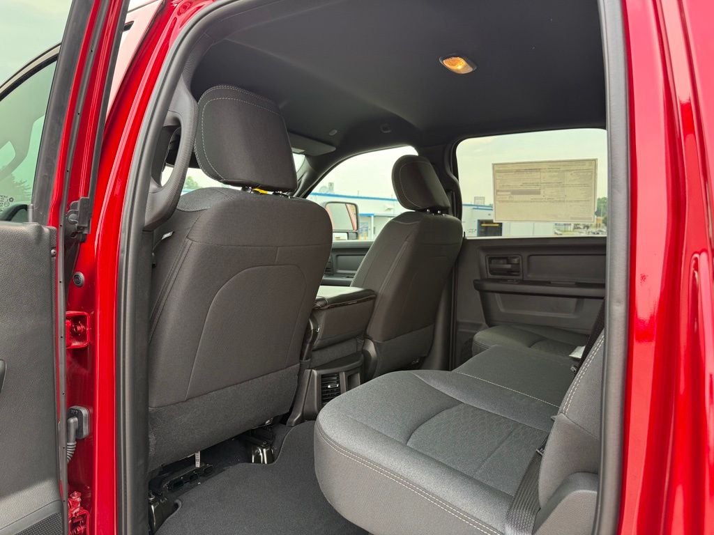 2026 RAM Ram 2500 RAM 2500 BLACK EXPRESS CREW CAB 4X4 6'4' BOX