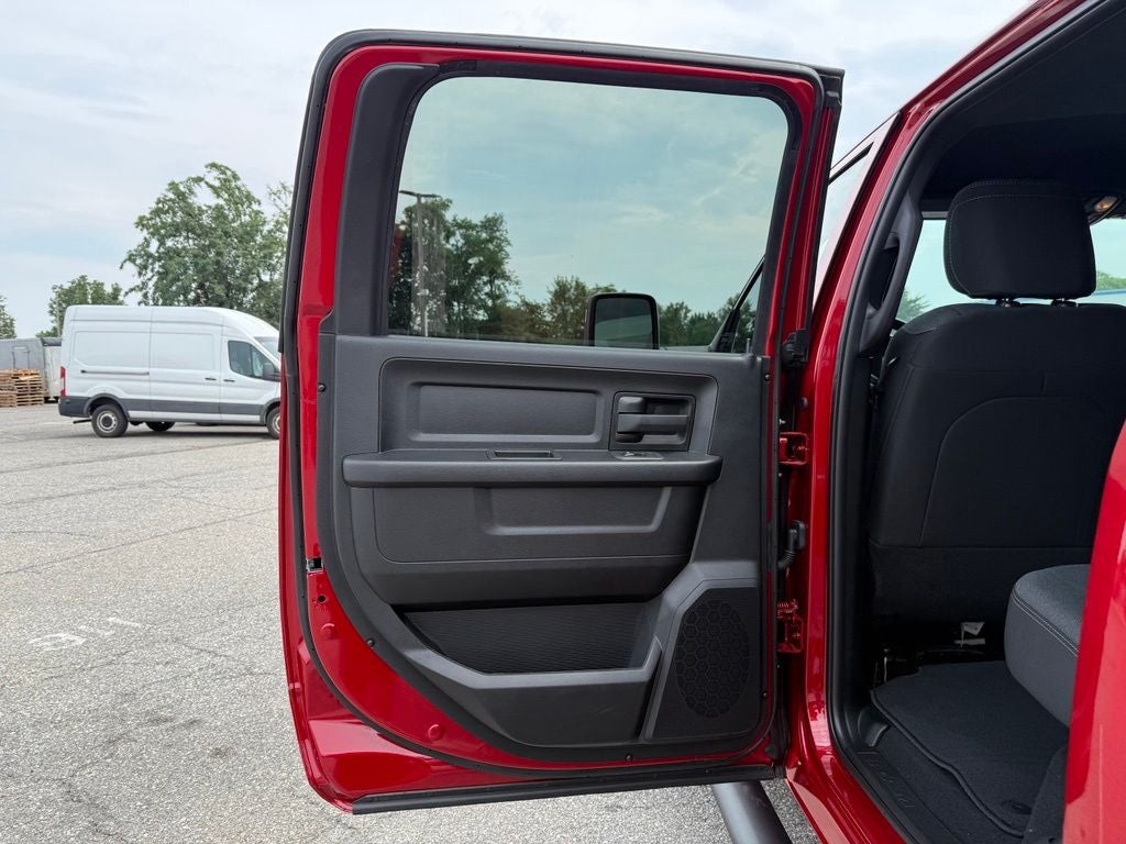 2026 RAM Ram 2500 RAM 2500 BLACK EXPRESS CREW CAB 4X4 6'4' BOX