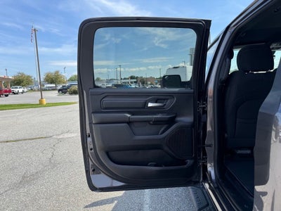 2026 RAM 1500 Express Crew Cab 4x4 5'7' Box