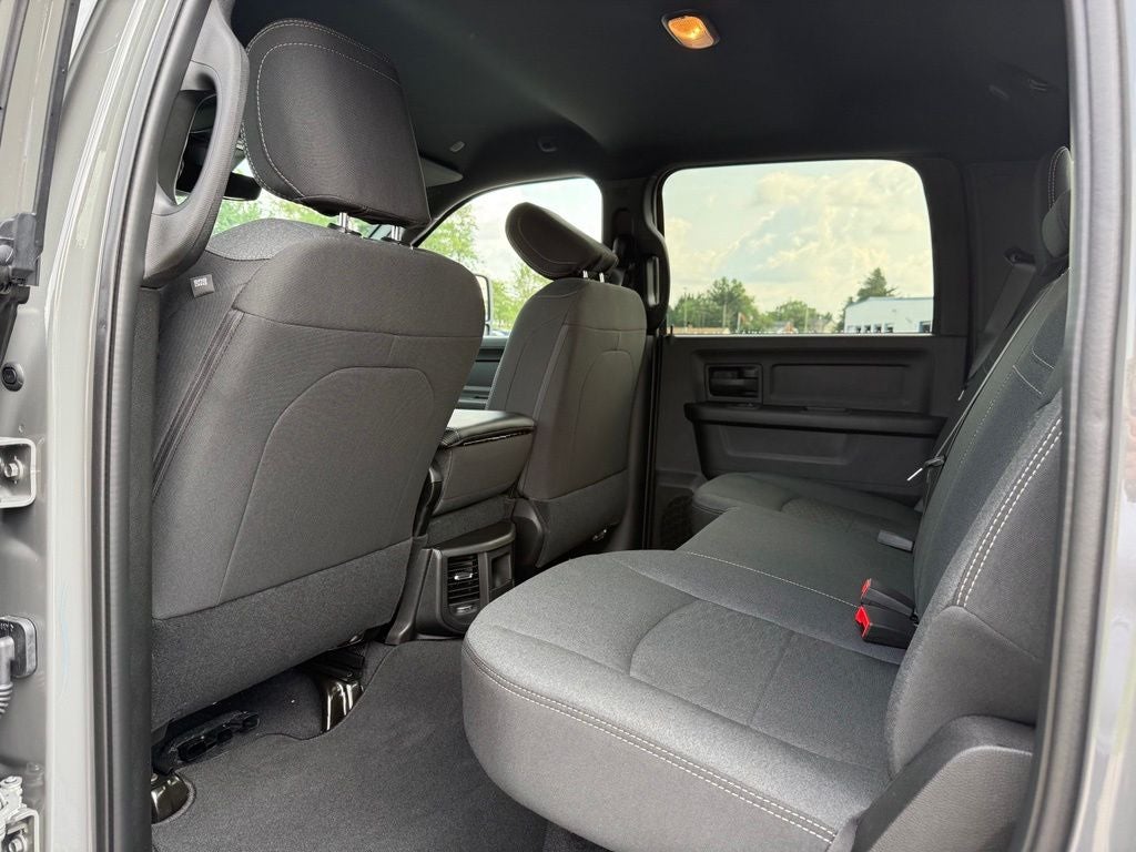 2026 RAM Ram 2500 RAM 2500 BLACK EXPRESS CREW CAB 4X4 6'4' BOX
