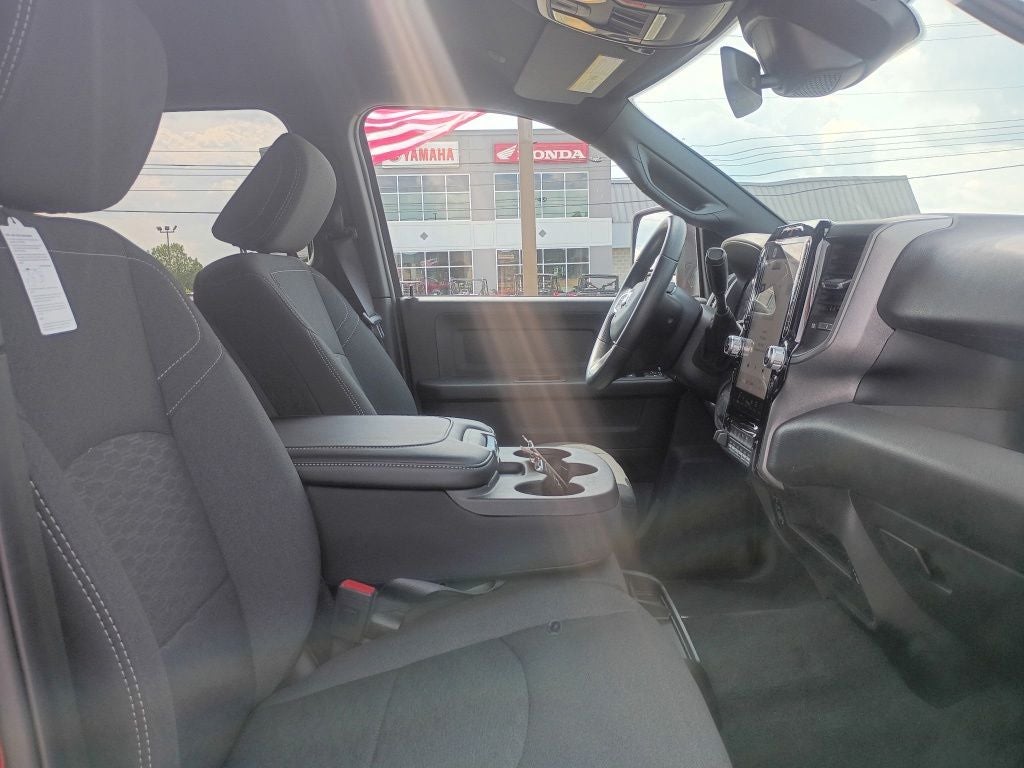 2026 RAM Ram 2500 RAM 2500 BLACK EXPRESS CREW CAB 4X4 6'4' BOX