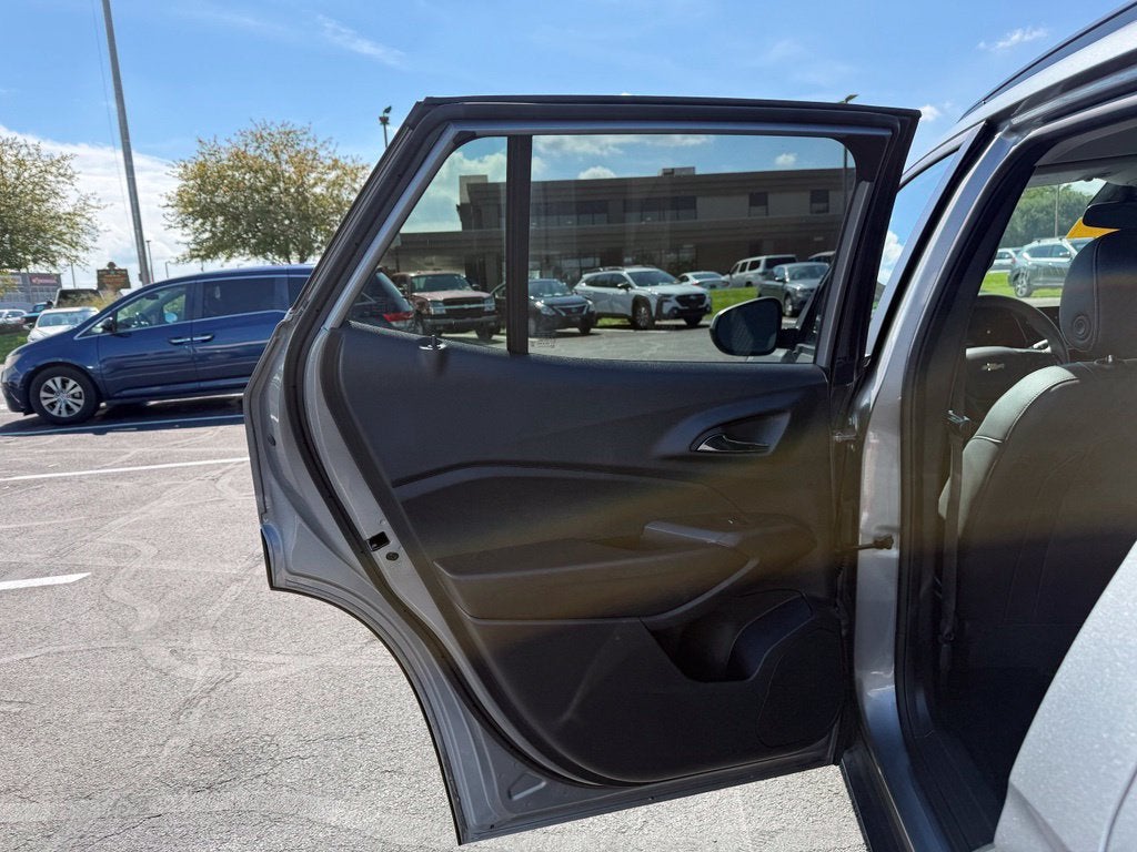 2025 Chevrolet Trax FWD LT