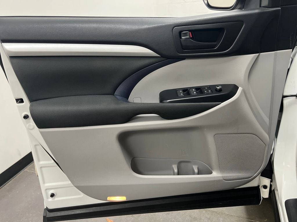 2018 Toyota Highlander LE