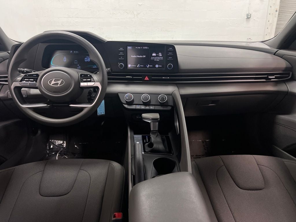 2024 Hyundai Elantra SE