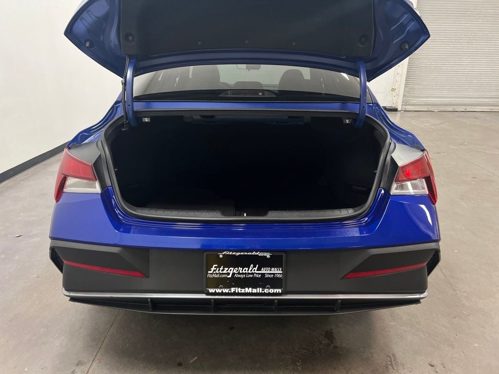 2024 Hyundai Elantra SE