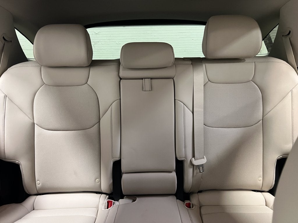 2027 Genesis GV70 2.5T Select