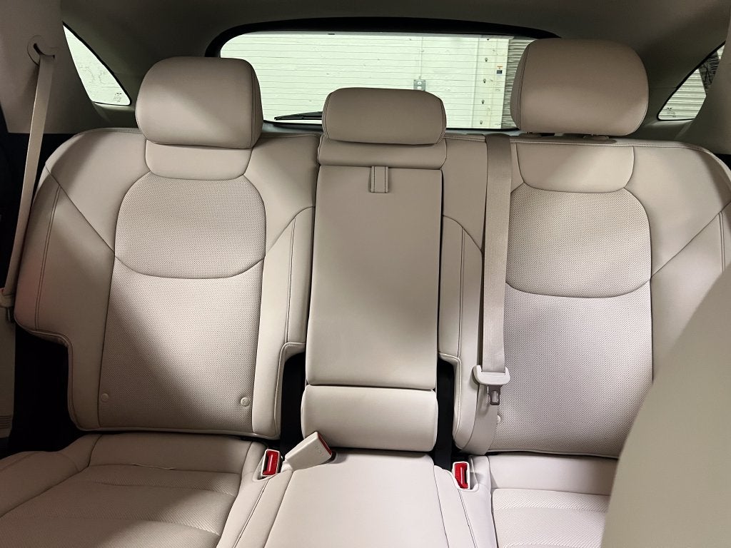 2027 Genesis GV70 2.5T Select