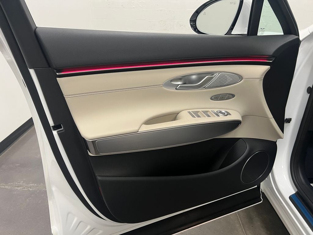 2027 Genesis GV70 2.5T Select