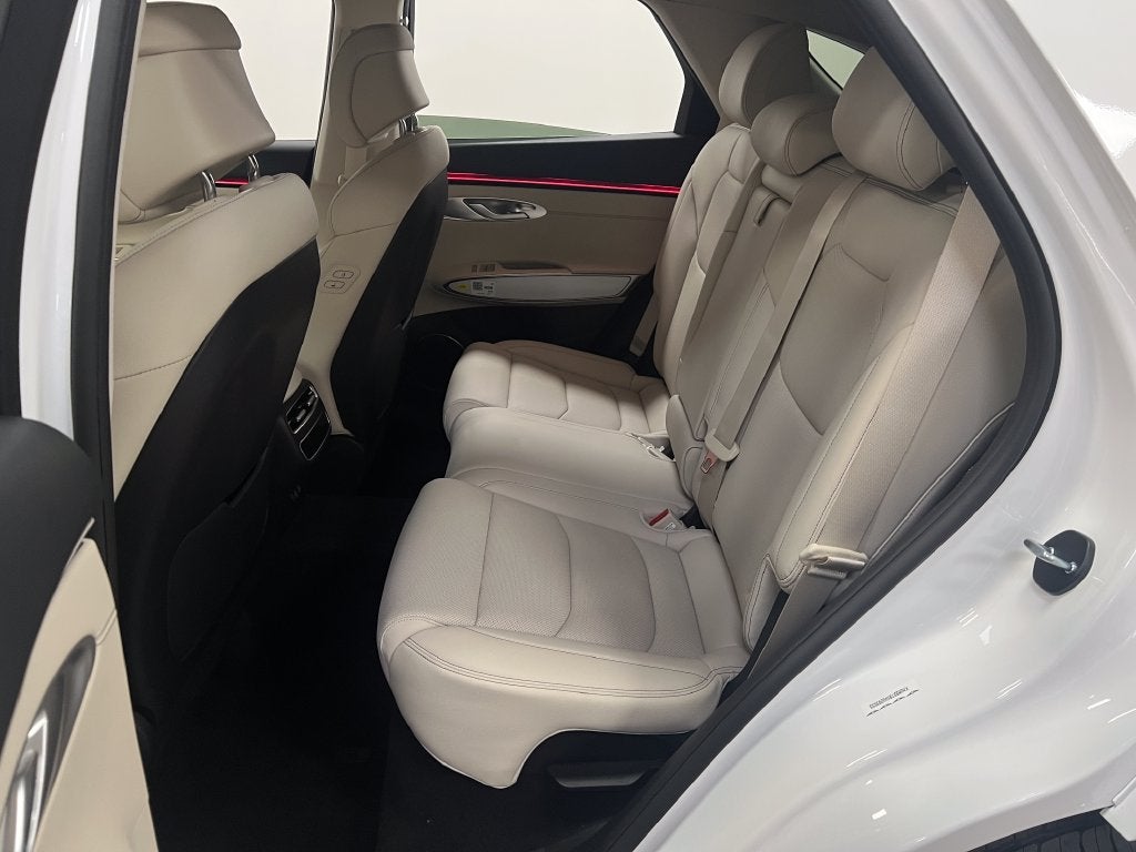 2027 Genesis GV70 2.5T Select