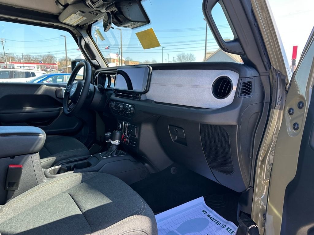 2025 Jeep Wrangler 4-Door Willys 4x4