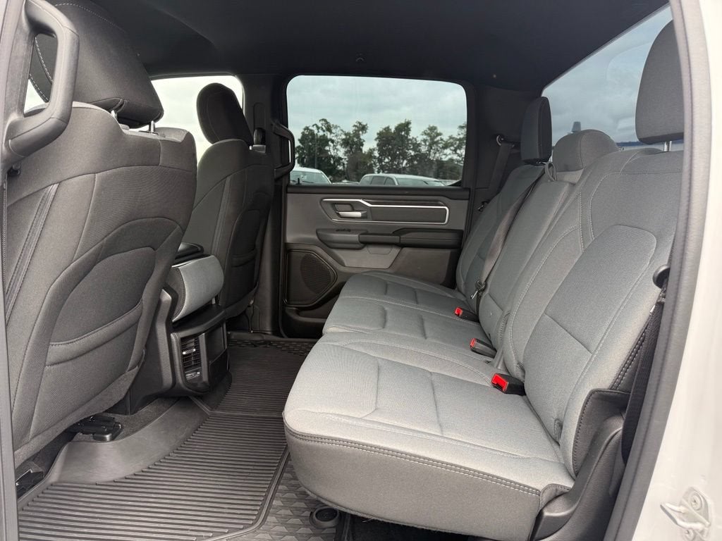 2022 RAM 1500 Big Horn Crew Cab 4x4 5'7" Box