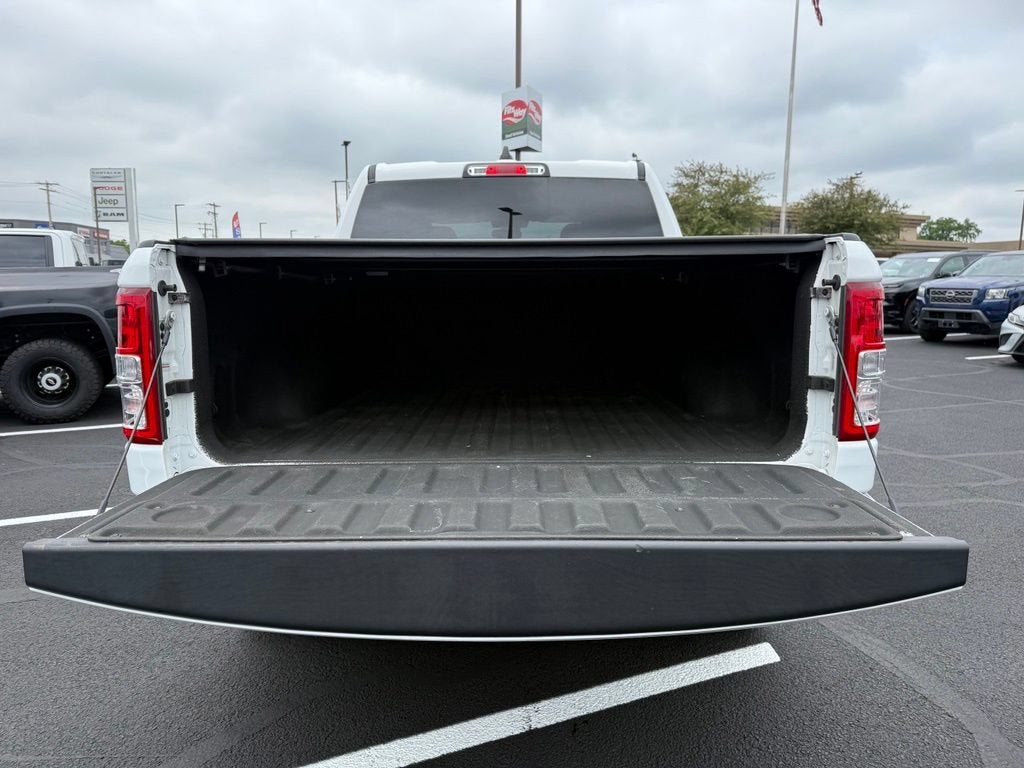 2022 RAM 1500 Big Horn Crew Cab 4x4 5'7" Box