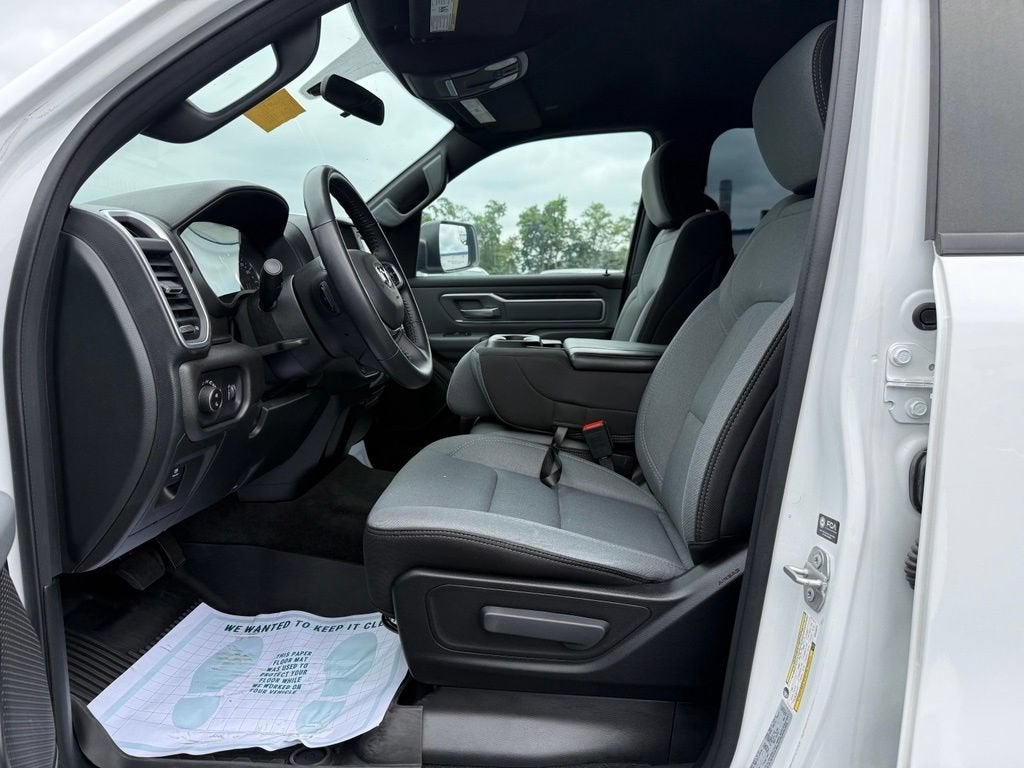 2022 RAM 1500 Big Horn Crew Cab 4x4 5'7" Box