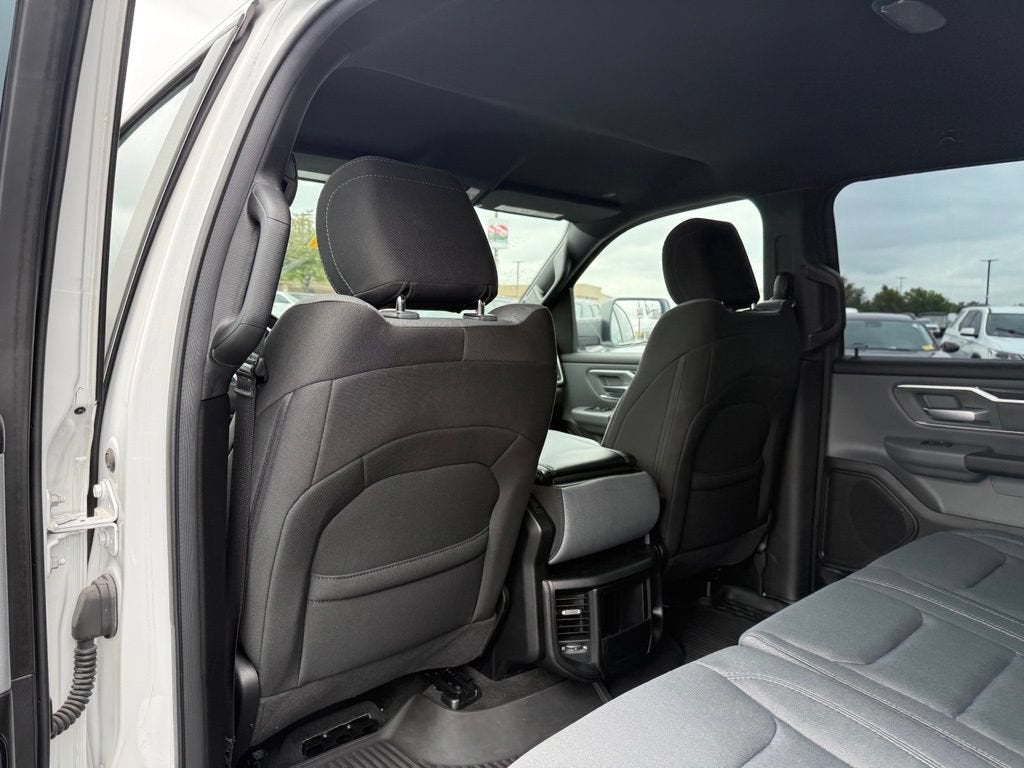 2022 RAM 1500 Big Horn Crew Cab 4x4 5'7" Box