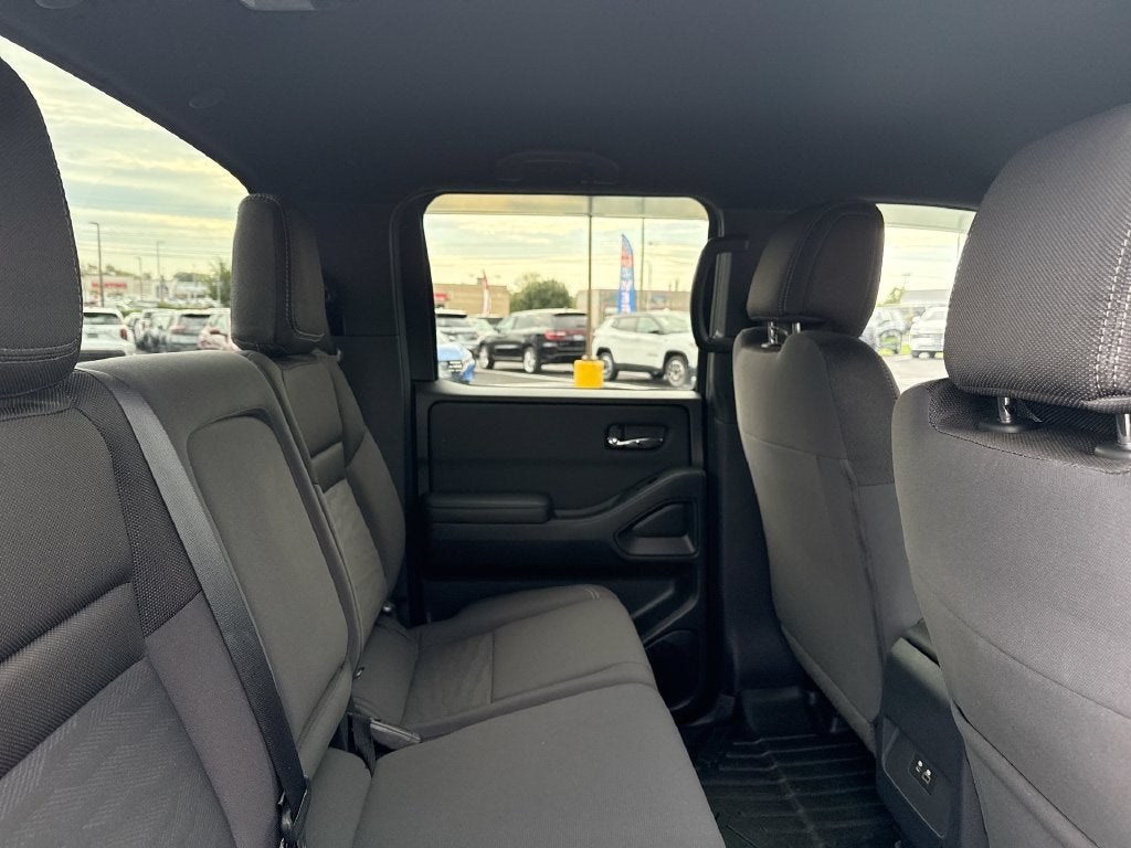 2023 Nissan Frontier Crew Cab SV 4x2