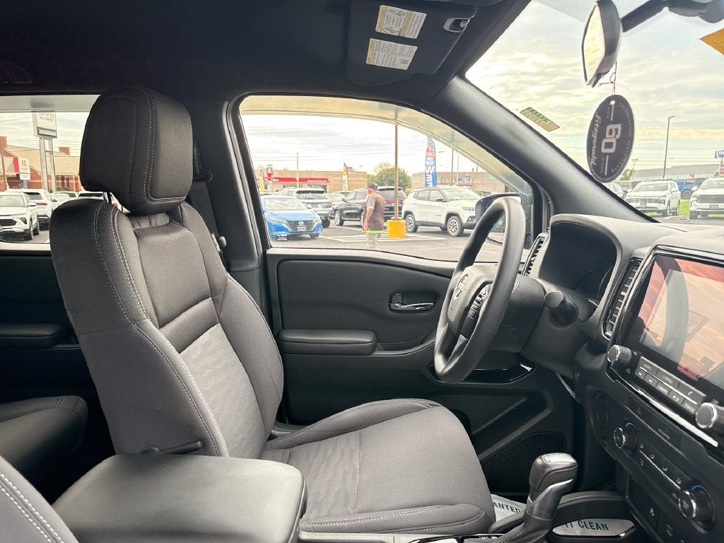 2023 Nissan Frontier Crew Cab SV 4x2