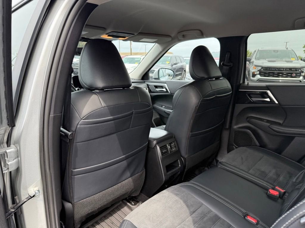 2024 Mitsubishi Outlander SE