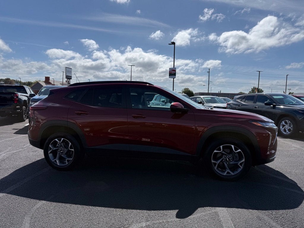 2025 Chevrolet Trax LT