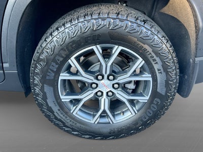 2024 GMC Acadia AT4