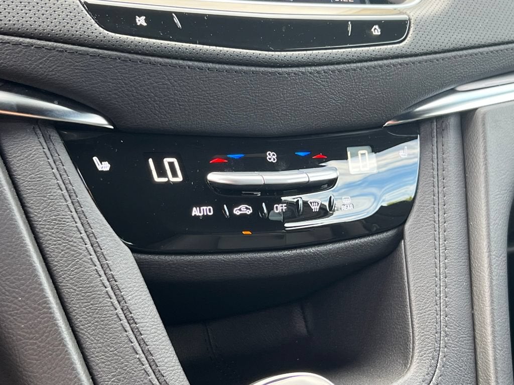 2026 Cadillac XT5 Luxury