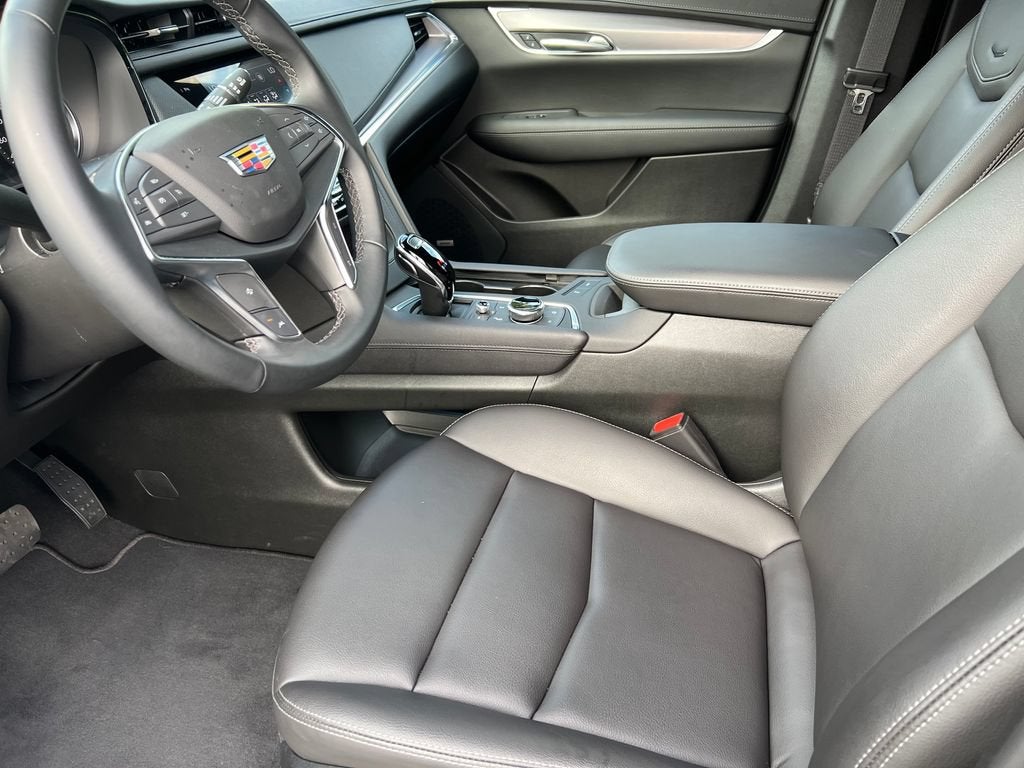 2026 Cadillac XT5 Luxury
