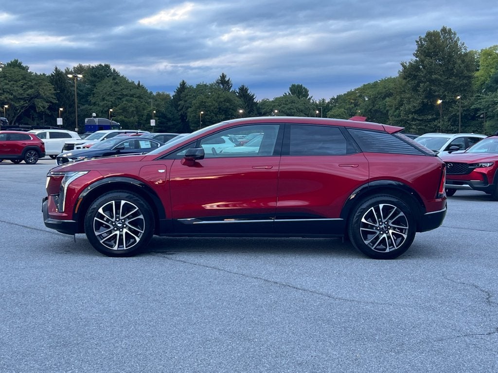 2025 Cadillac OPTIQ Sport 2