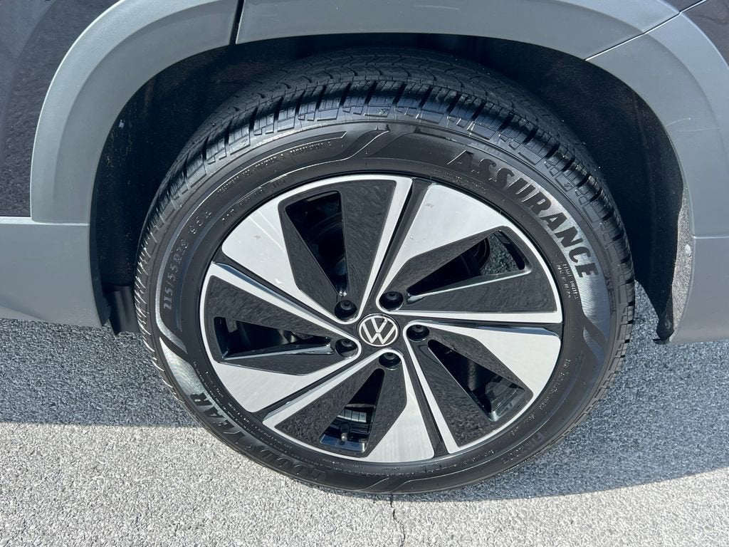 2025 Volkswagen Taos SE