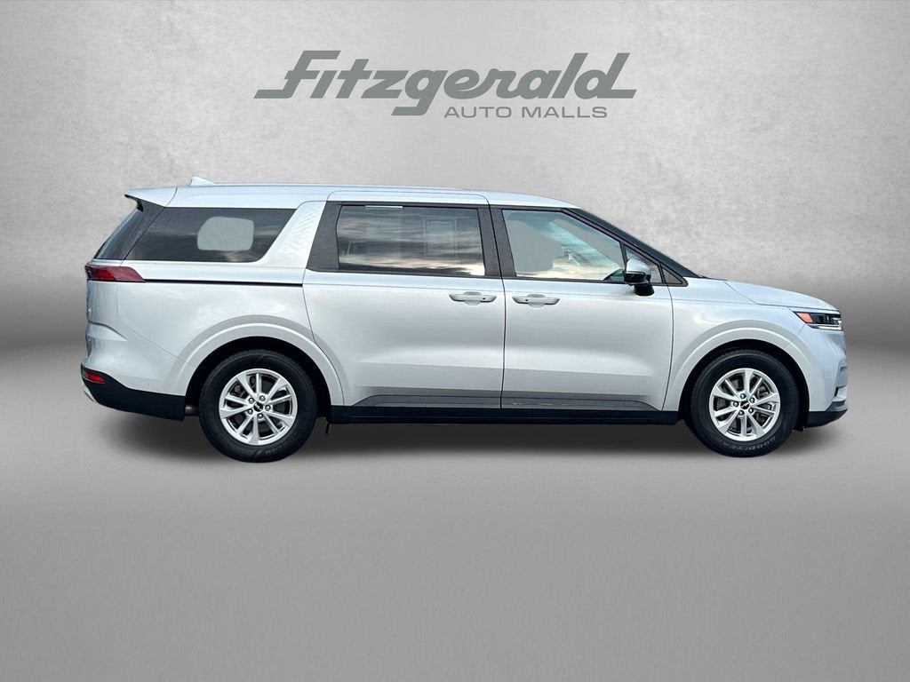 2023 Kia Carnival LX