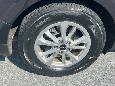 2024 Kia Carnival LX