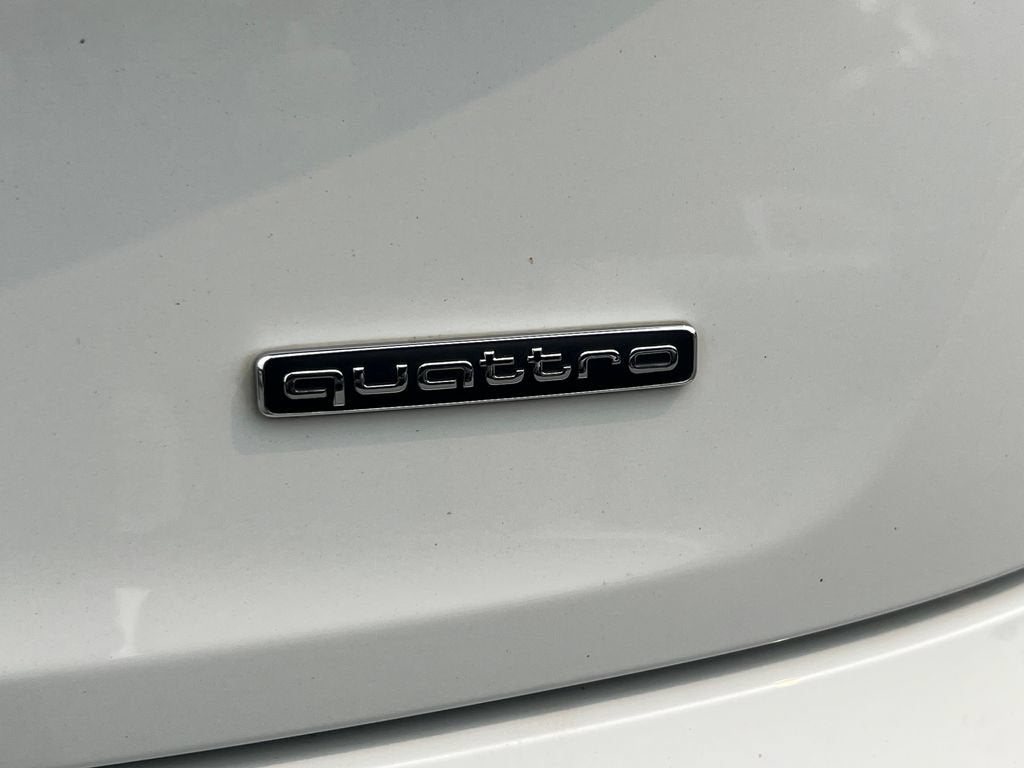 2022 Audi Q5 S line Premium Plus