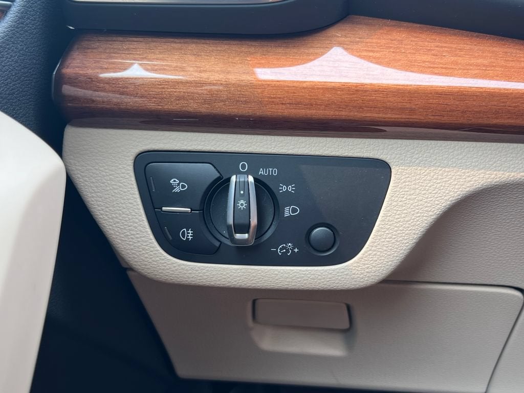 2022 Audi Q5 S line Premium Plus