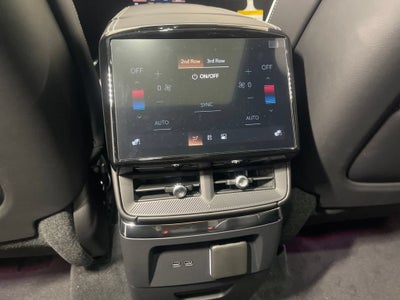 2027 Cadillac VISTIQ Platinum