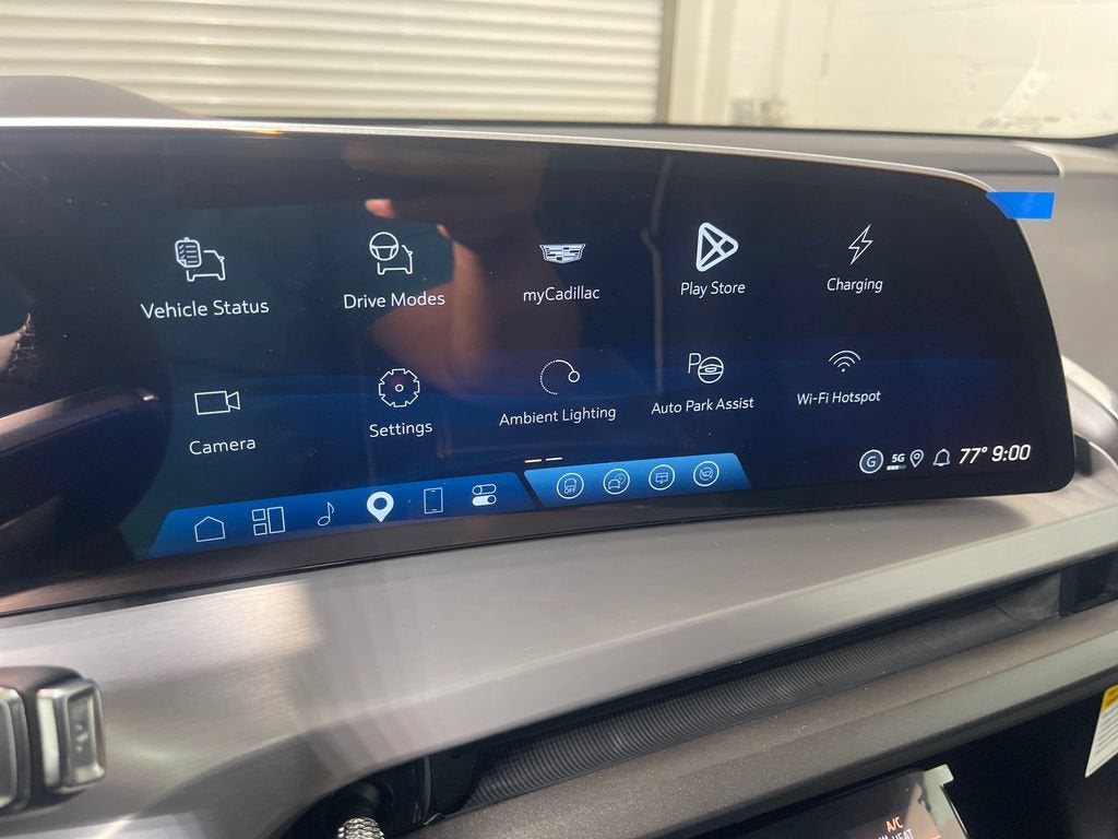 2027 Cadillac VISTIQ Platinum