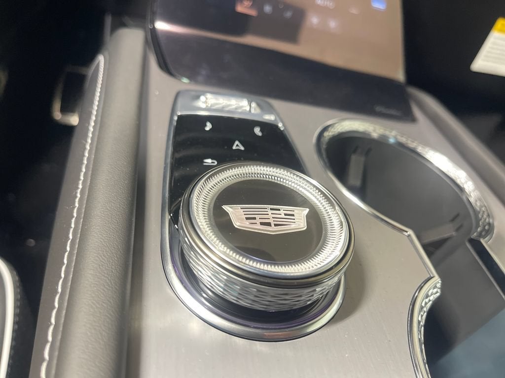 2027 Cadillac VISTIQ Platinum