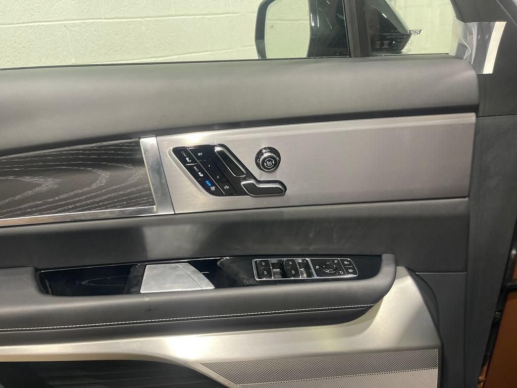 2027 Cadillac VISTIQ Platinum